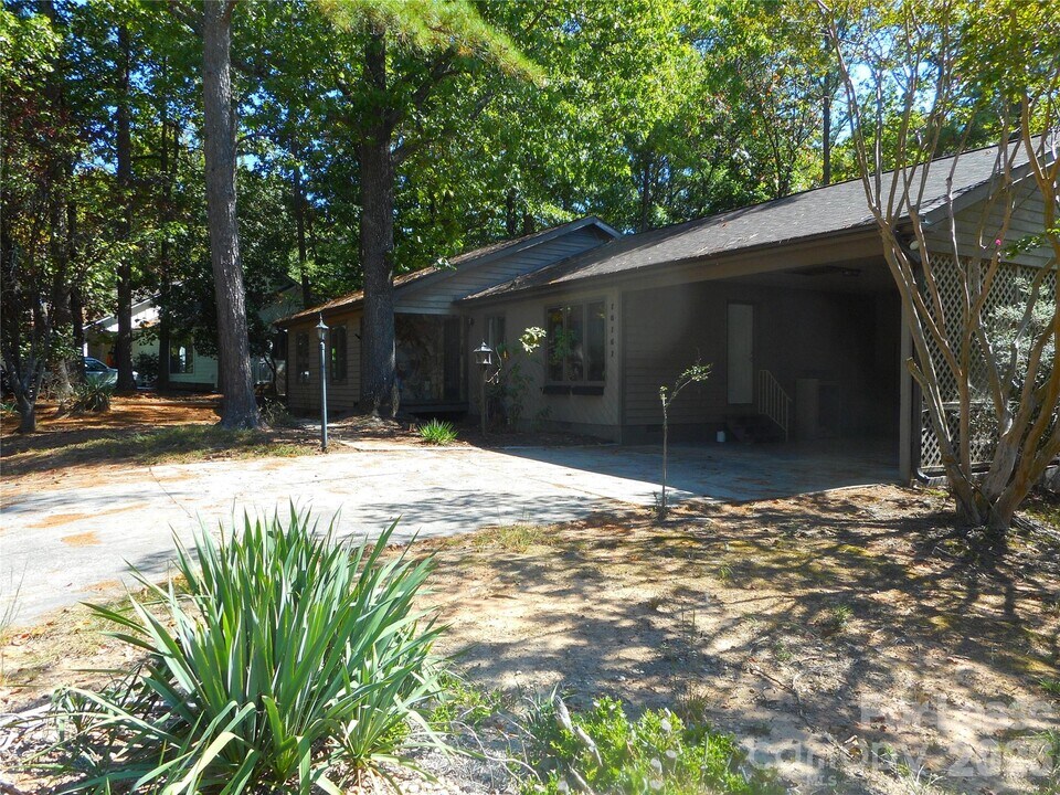 16161 Tana Tea Cir in Tega Cay, SC - Building Photo