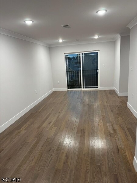 213 Pine St in Elizabeth, NJ - Building Photo - Building Photo