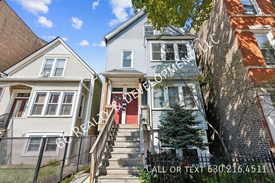 1028 W Roscoe St in Chicago, IL - Foto de edificio