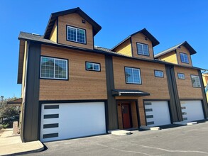 Red Cedar in Redmond, OR - Foto de edificio - Building Photo