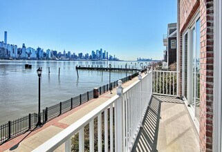 470 Buffalo Ct in West New York, NJ - Building Photo - Building Photo