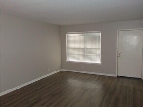 300 Crockett St in Austin, TX - Building Photo - Building Photo
