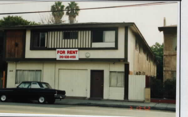 2110-2114 E 7th St in Long Beach, CA - Building Photo - Building Photo