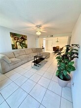 6701 N University Dr in Tamarac, FL - Building Photo - Building Photo