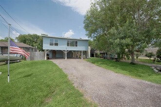 236 3rd St in San Leon, TX - Building Photo - Building Photo