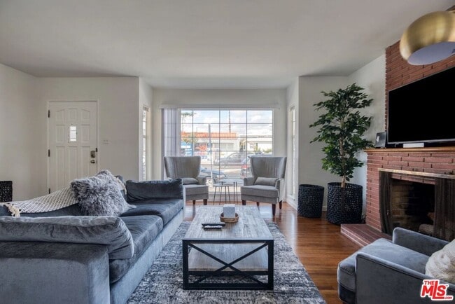 property at 2310 Ocean Park Blvd