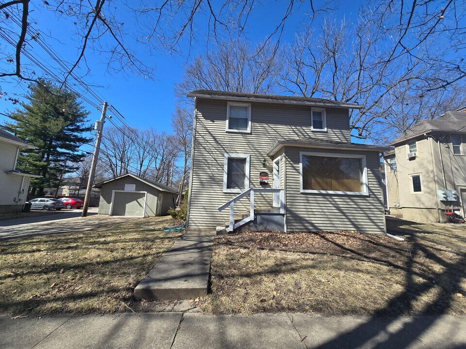 603 W Elm St in Champaign, IL - Building Photo