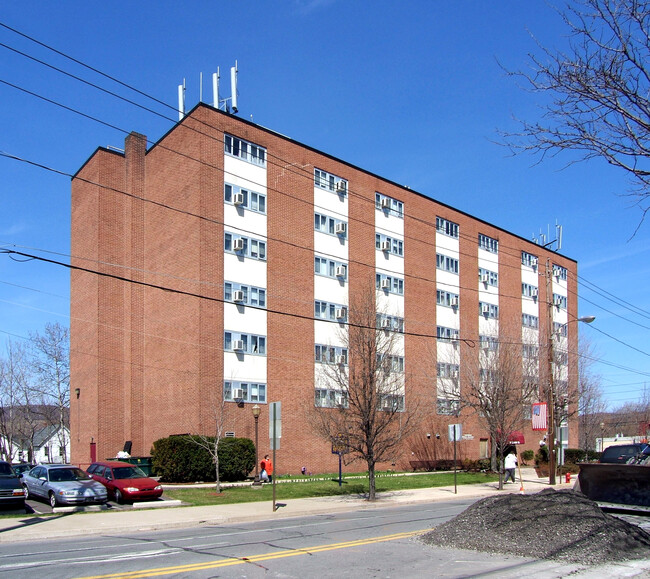 South High-Rise in Carbondale, PA - Building Photo - Building Photo