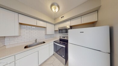 2877 Post St in Jacksonville, FL - Building Photo - Building Photo