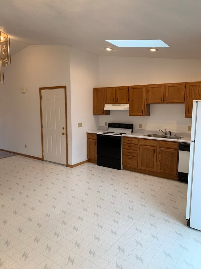 2167 Sunnyslope Dr, Unit WEST END