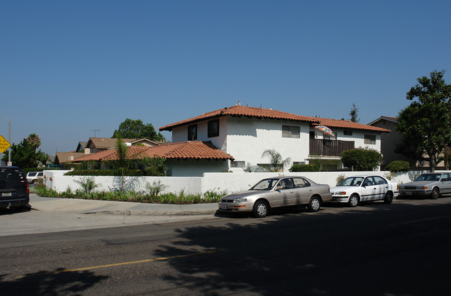 309 W Kelly Ave in Orange, CA - Building Photo - Building Photo