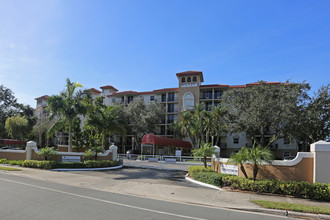 Fountainview Independent Living in West Palm Beach, FL - Building Photo - Building Photo