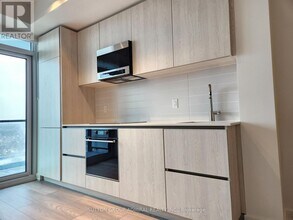 110 Broadway Ave in Toronto, ON - Building Photo - Building Photo