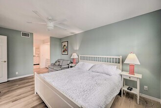 320 Horse Creek Dr in Naples, FL - Building Photo - Building Photo