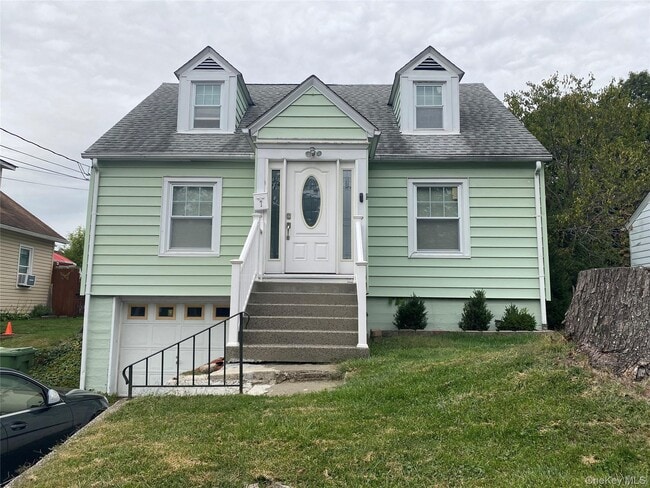 property at 7 Woods Pl