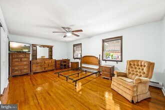 3595 Oakhill Rd in Philadelphia, PA - Building Photo - Building Photo