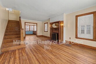 52 E Iroquois Rd in Pontiac, MI - Building Photo - Building Photo