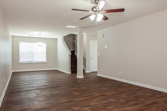 2912 Heather Ridge Rd in Dallas, NC - Building Photo - Building Photo