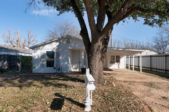 3017 Clinton St in Abilene, TX - Building Photo - Building Photo