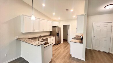 8145 Cozumel Ln in Sebring, FL - Building Photo - Building Photo