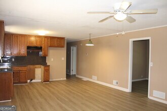 289 Bruce St in Loganville, GA - Building Photo - Building Photo
