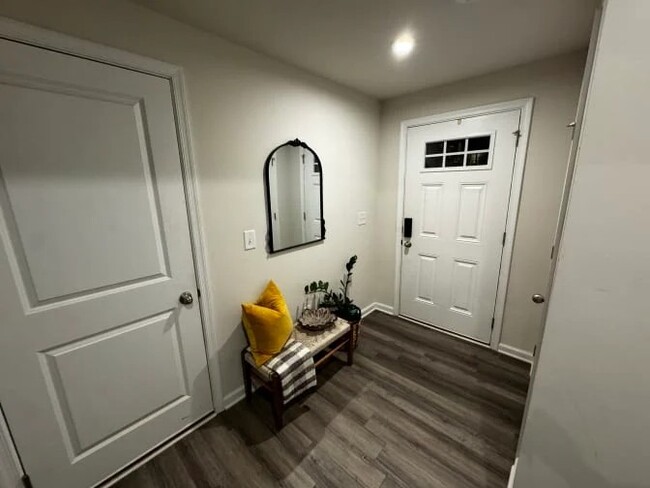 30 High Pne Trl in Greenville, SC - Foto de edificio - Building Photo