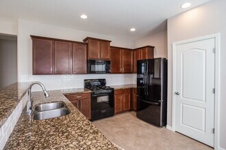 33022 N Falcon Trail in San Tan Valley, AZ - Building Photo - Building Photo