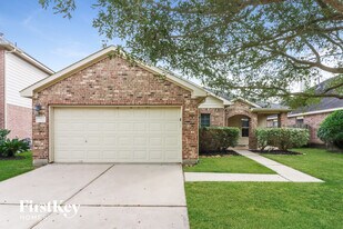 2726 Lakecrest Way Dr in Katy, TX - Building Photo