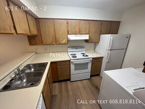 601 E Oak St in Cottage Grove, WI - Building Photo - Building Photo