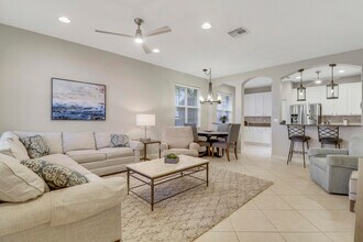 231 Evergrene Pkwy in Palm Beach Gardens, FL - Building Photo - Building Photo