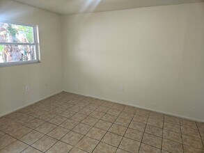 5619-5617 7th St Ct E in Bradenton, FL - Building Photo - Building Photo