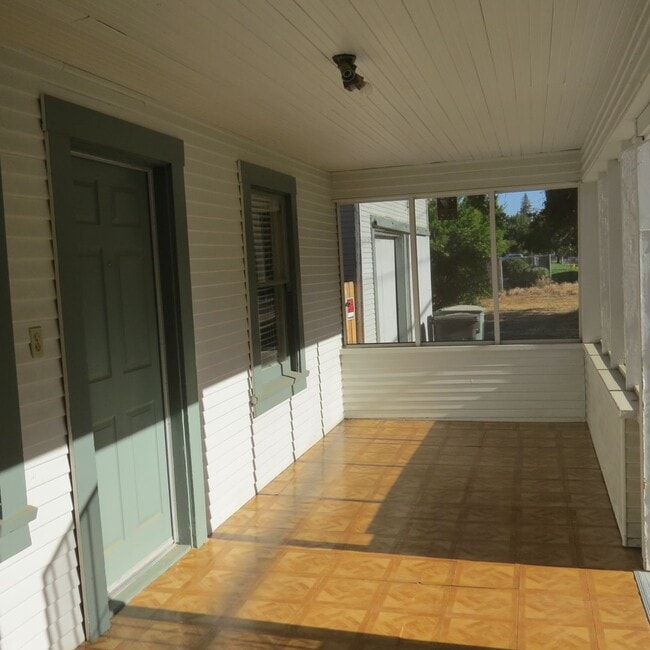 503 Sunnyside Ave in Modesto, CA - Building Photo - Building Photo