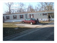 Foreclosed Mobile Home Park in La Fontaine, IN - Foto de edificio - Building Photo