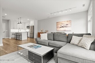 1381 E Putnam Ave in Greenwich, CT - Building Photo - Building Photo