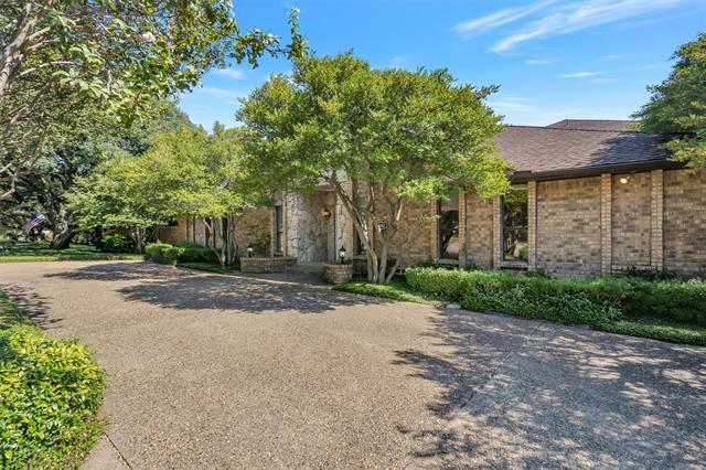 8802 Vista Oaks Cir in Dallas, TX - Building Photo - Building Photo