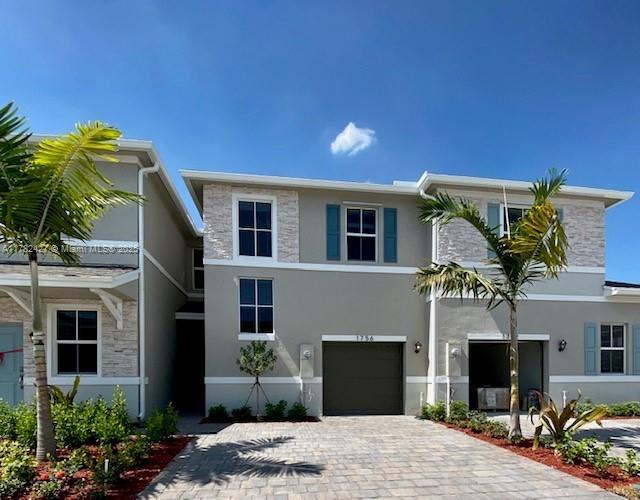 1756 SE 7th Ter in Florida City, FL - Foto de edificio