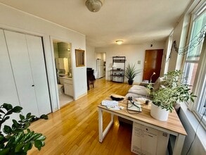 1 Noyes Pl, Unit 8 in Boston, MA - Building Photo - Building Photo