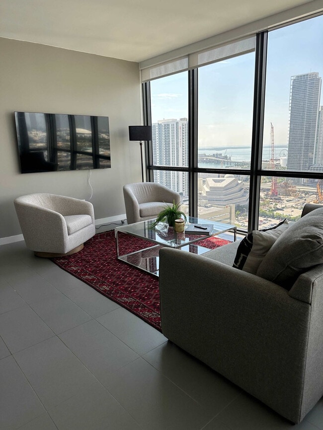 1600 NE 1st Ave in Miami, FL - Building Photo - Building Photo