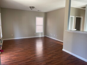 709 Integrity Oaks Dr in Greensboro, NC - Foto de edificio - Building Photo