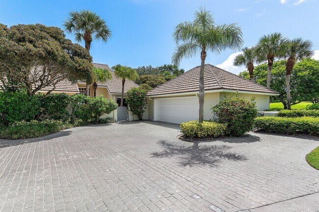 property at 2584 Muirfield Ct