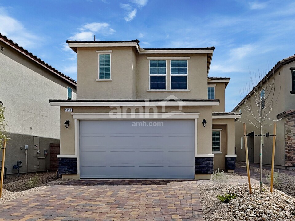 5850 Iron Iss St in Las Vegas, NV - Building Photo