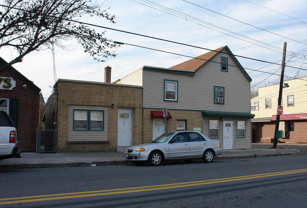 2257 15th St in Troy, NY - Building Photo