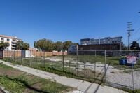 1600 Venice Blvd in Venice, CA - Foto de edificio - Building Photo