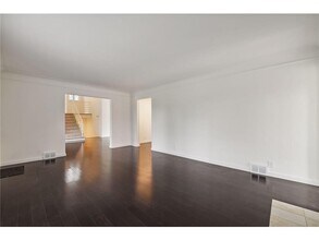 301 Turnpike Rd in Minneapolis, MN - Building Photo - Building Photo