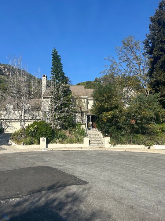 1400 Calle del Jonella in Pacific Palisades, CA - Foto de edificio
