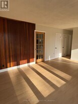 35 Nisbet Dr in Aurora, ON - Building Photo