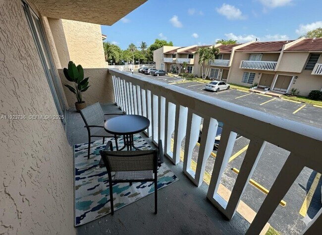 17170 SW 94th Ave in Palmetto Bay, FL - Building Photo - Building Photo