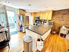187 Everett St in Boston, MA - Building Photo - Building Photo