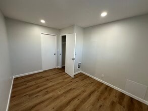 1132 255th St, Unit 4 in Harbor City, CA - Foto de edificio - Building Photo