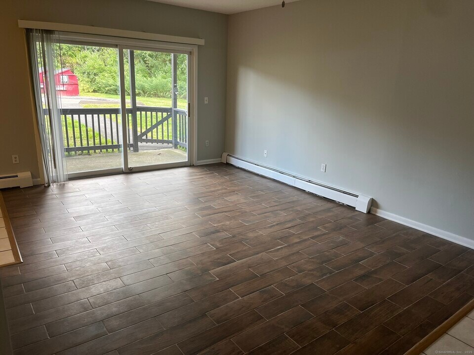 21 Balance Rock Rd in Seymour, CT - Building Photo